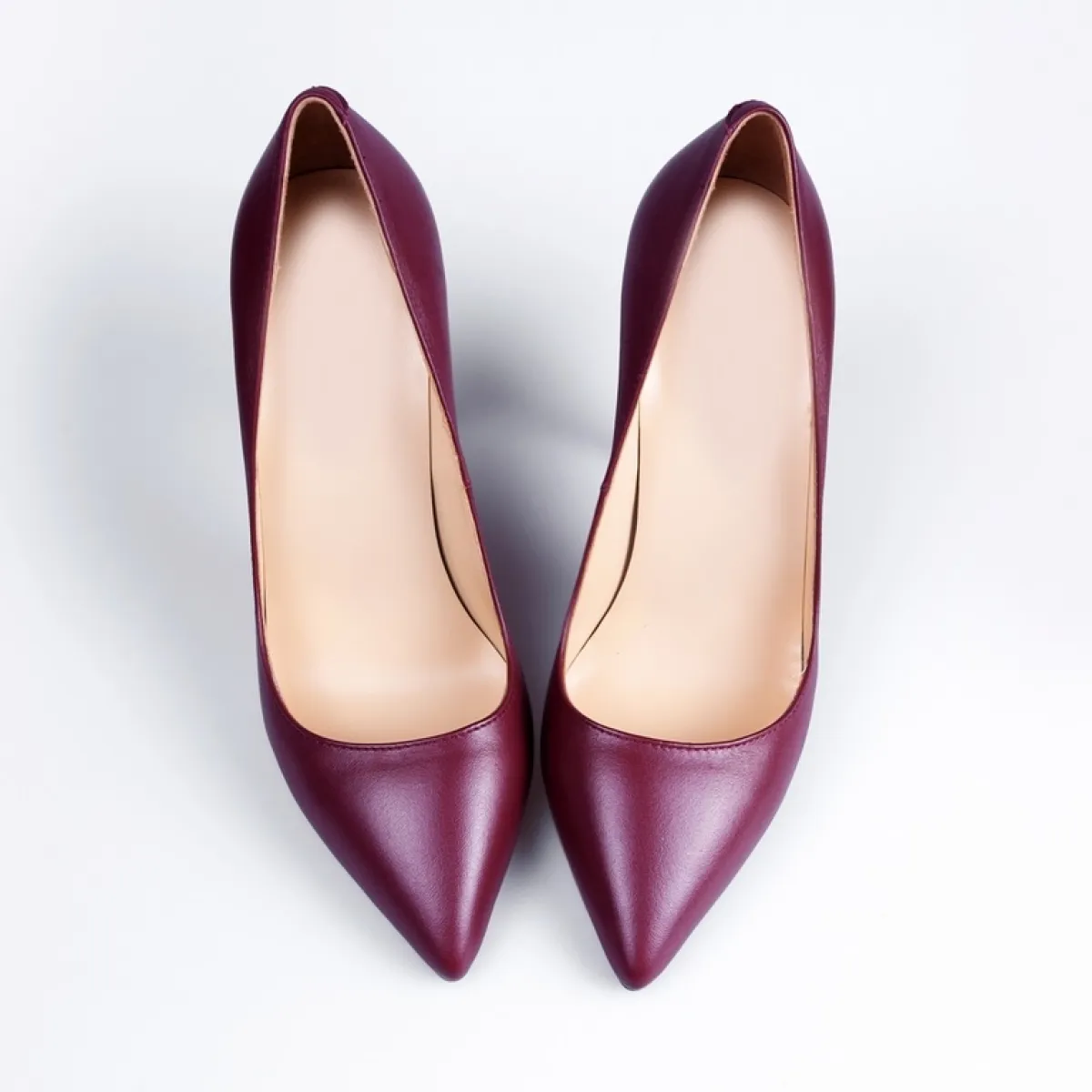 الفازلين يُرطّب الحذاء الجلد