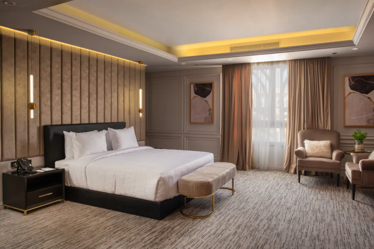 فندق تريومف ليكشري