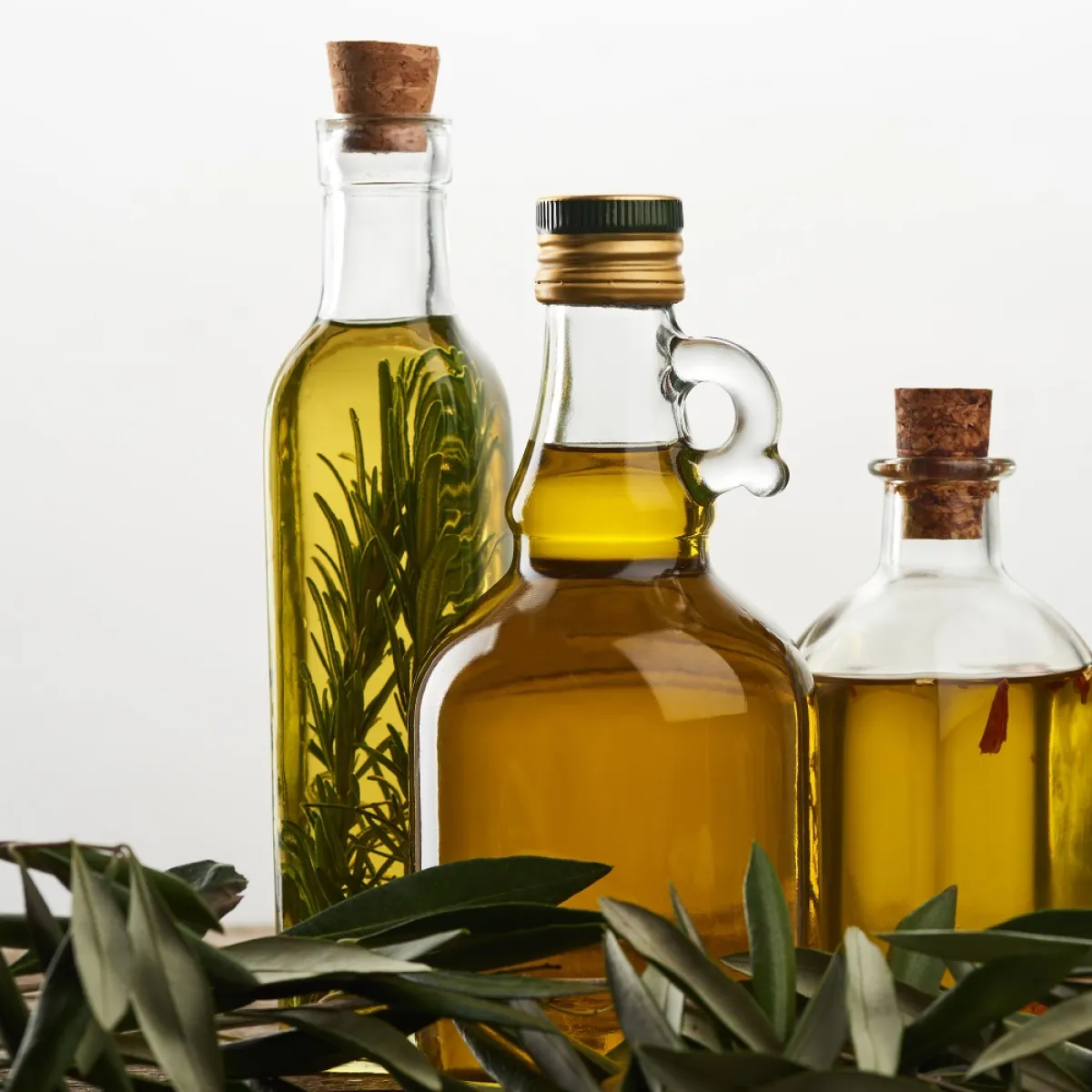 صورة لعدد من زجاجات الزيت 