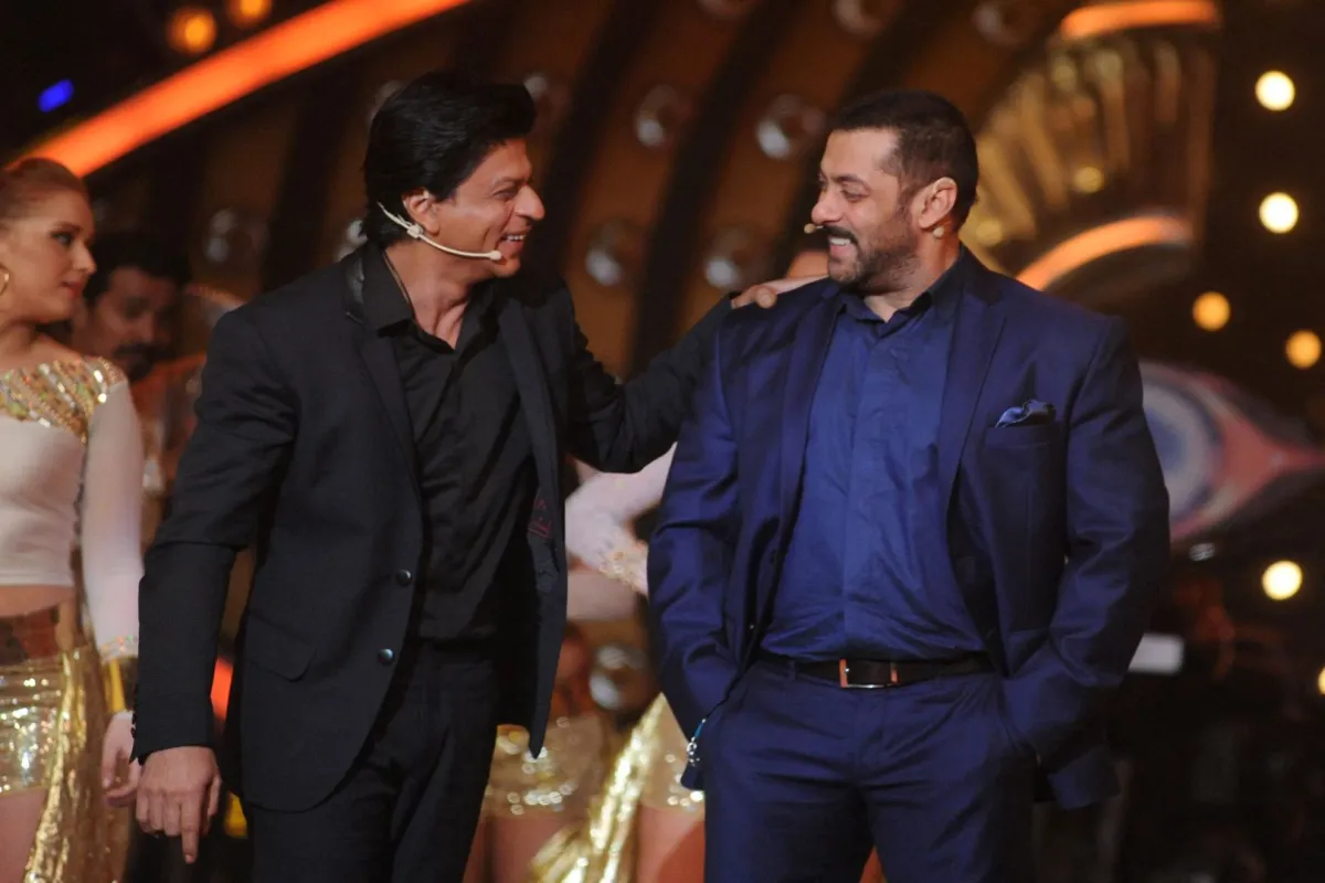 Shah Rukh Khan and Salman Khan  in Lonavala some 100kms from Mumbai on December 19, 2015. AFP PHOTO/Sujit Jaiswal.