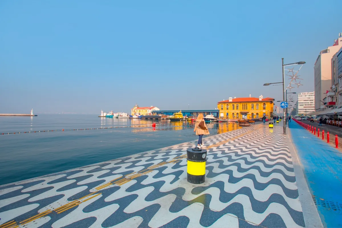 جانب من مدينة إزمير 