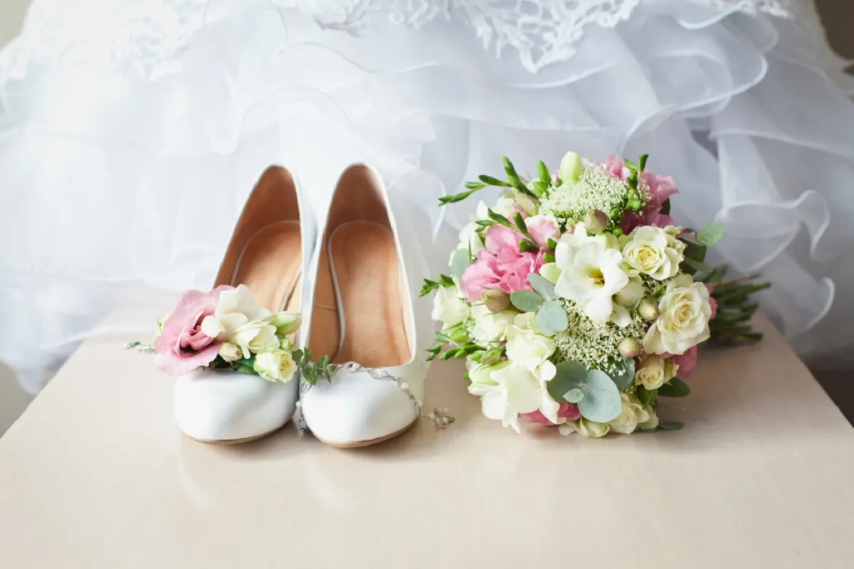 طريقة تنسيق باقة العروس