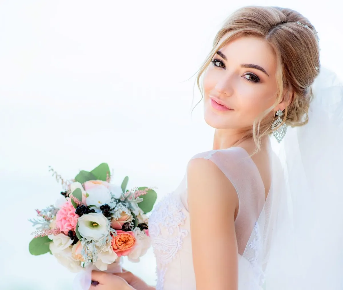 تسريحات شعر ناعمة للعروس في رمضان 2023 