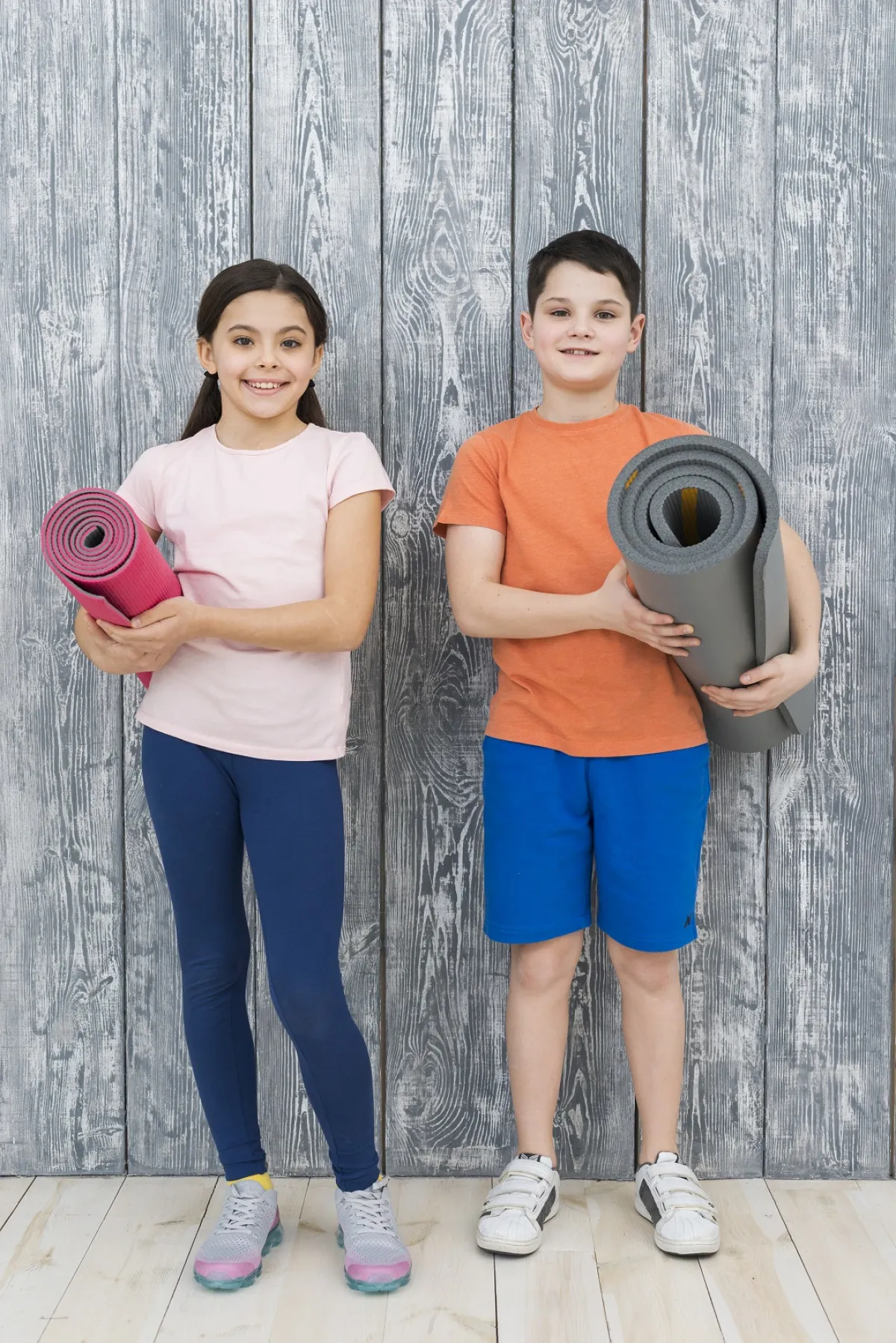 صورة لطفلين يمارسوا الرياضة