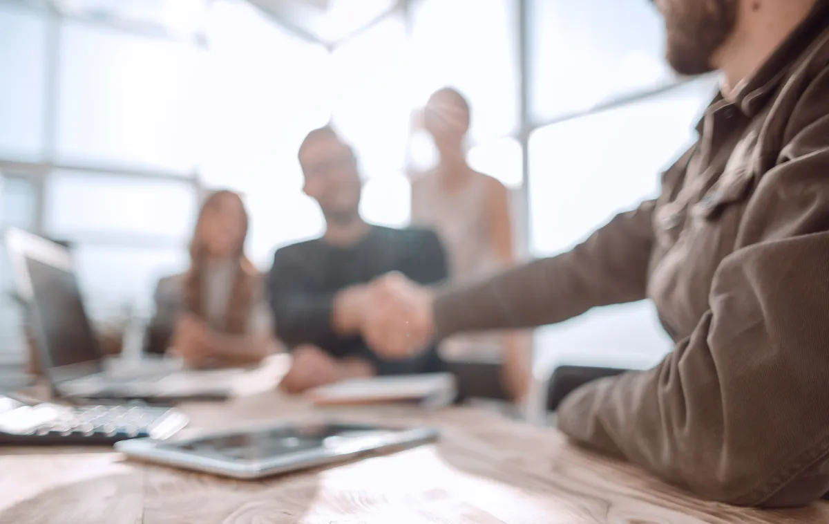 مساعدة أي موظف جديد على الشعور بالترحيب