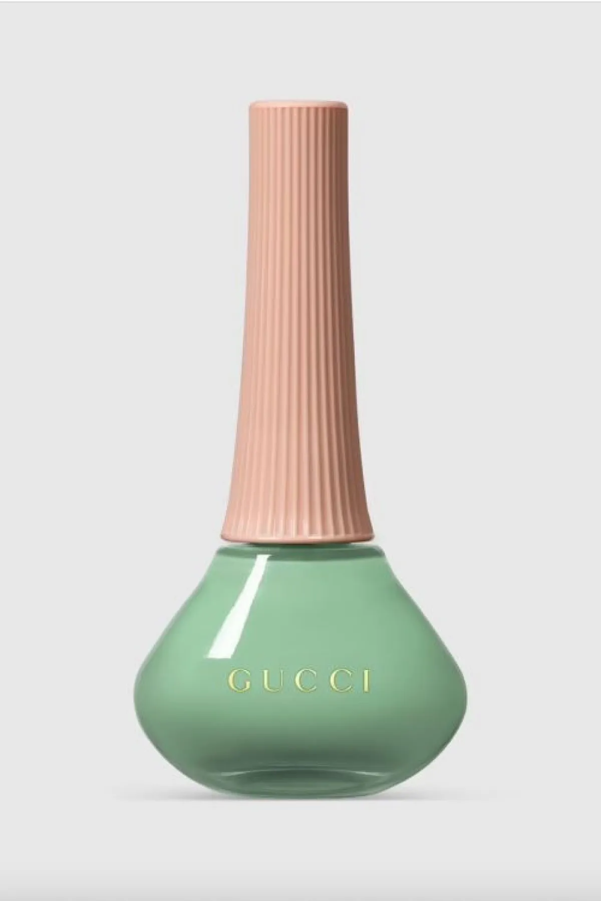 مناكير أخضر باستيل من قوتشي Gucci