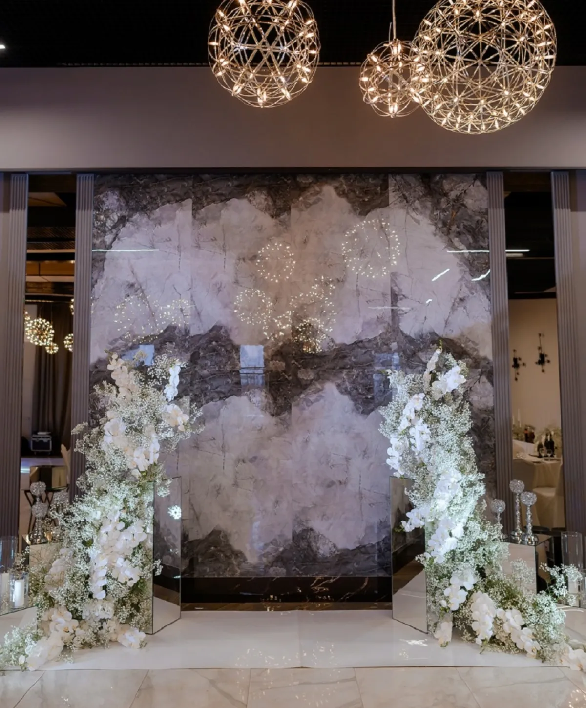 ديكور مناسب لخلفيات صور العروسين