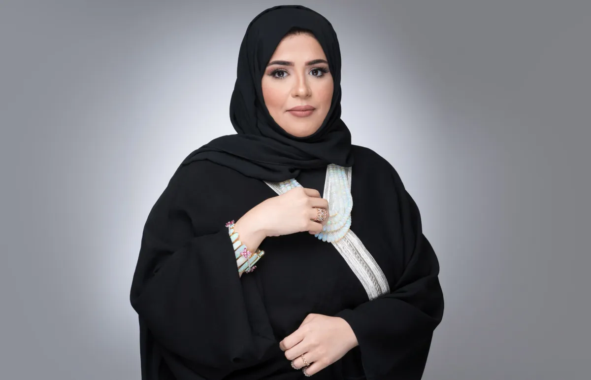 المصممة ندى السليطي: لكل مجموعة مجوهرات قصة وألوان تتفرّد بها