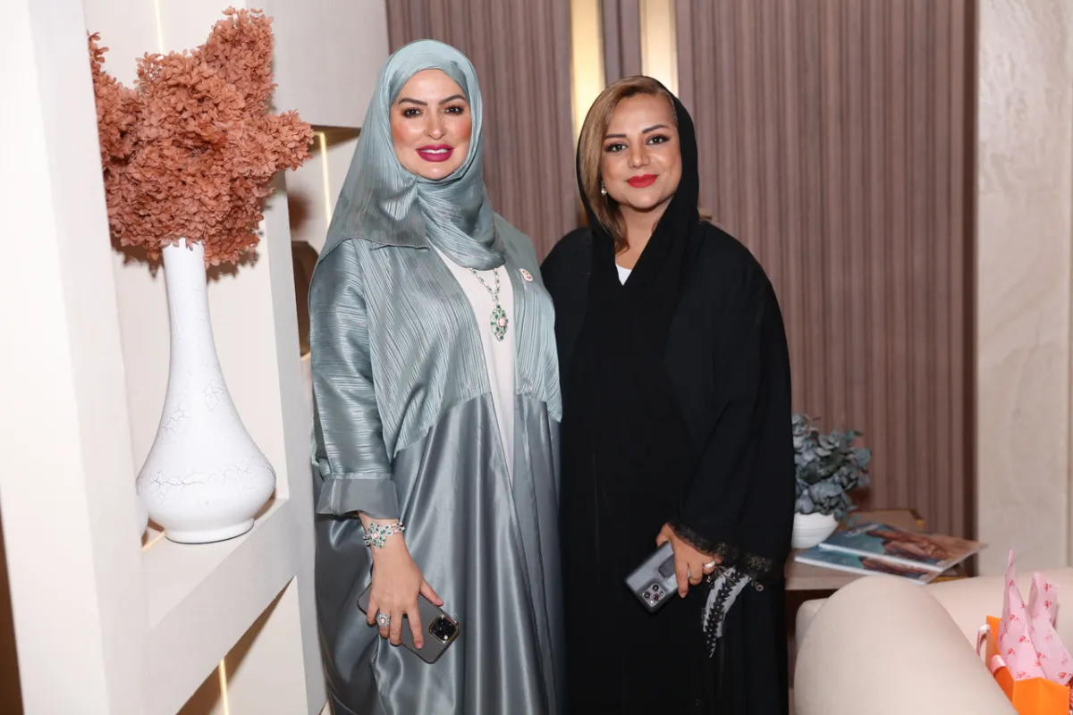 صورة  مايا الهواري ونائلة الخاجة 