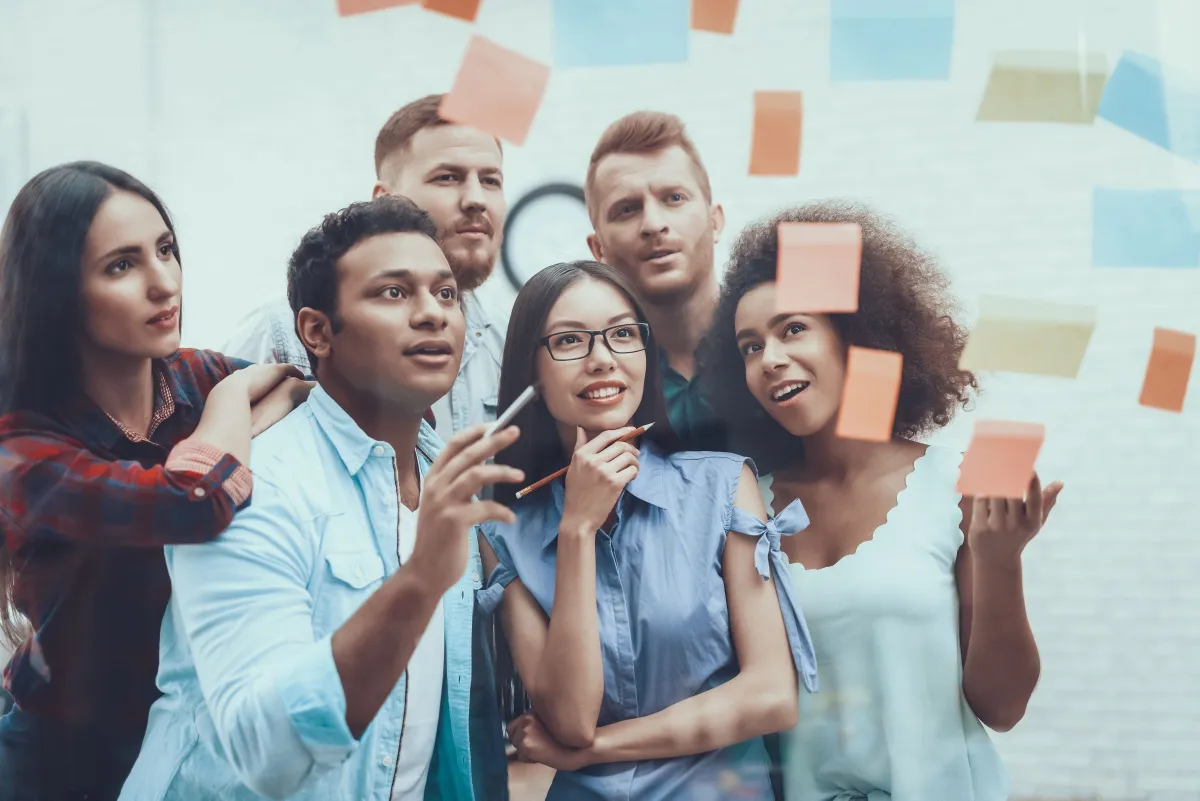 كيف تحتفي الشركات باليوم العالمي للإبداع والابتكار؟