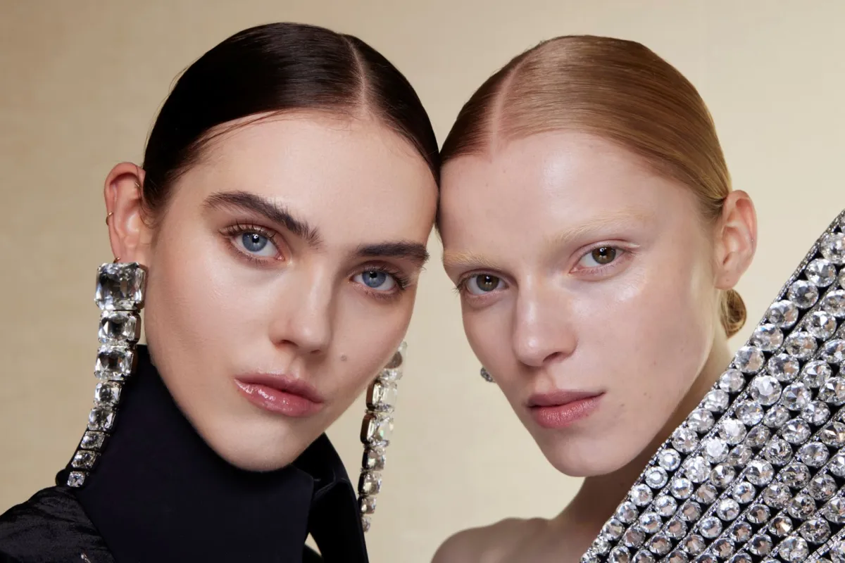 صيحات مكياج شتاء 2024 من العروض العالمية