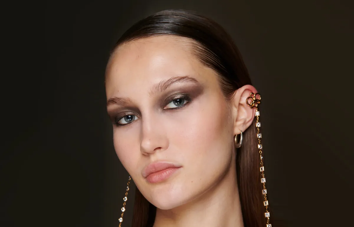 فن نحت الخدّين Cheekbone Contouring