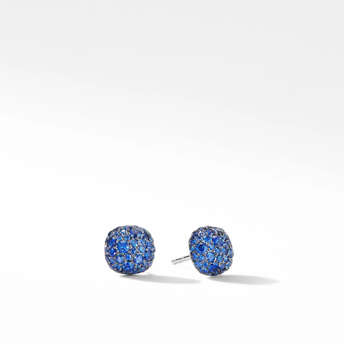 أقراط Cushion Stud من ماركة David Yurman