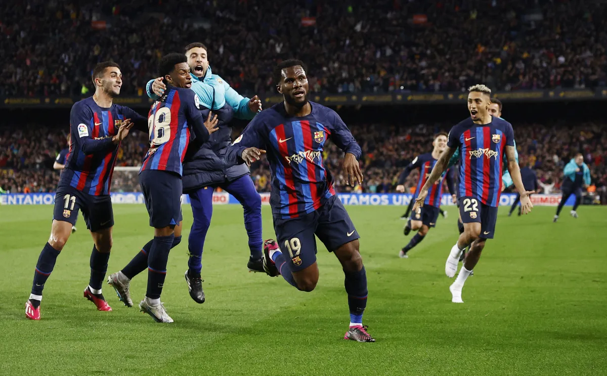 لاعبو نادي برشلونة الإسباني 2023