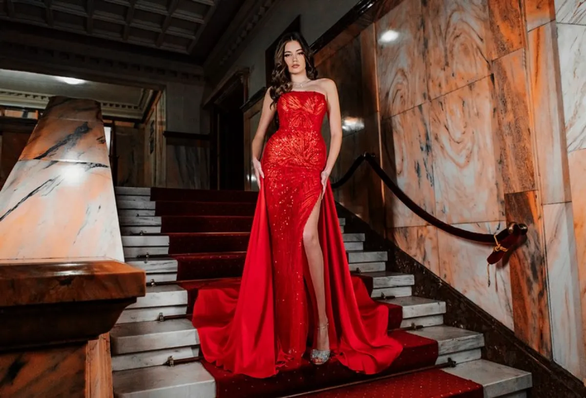 فساتين سواريه بفتحة جانبية من كافيار Caviar