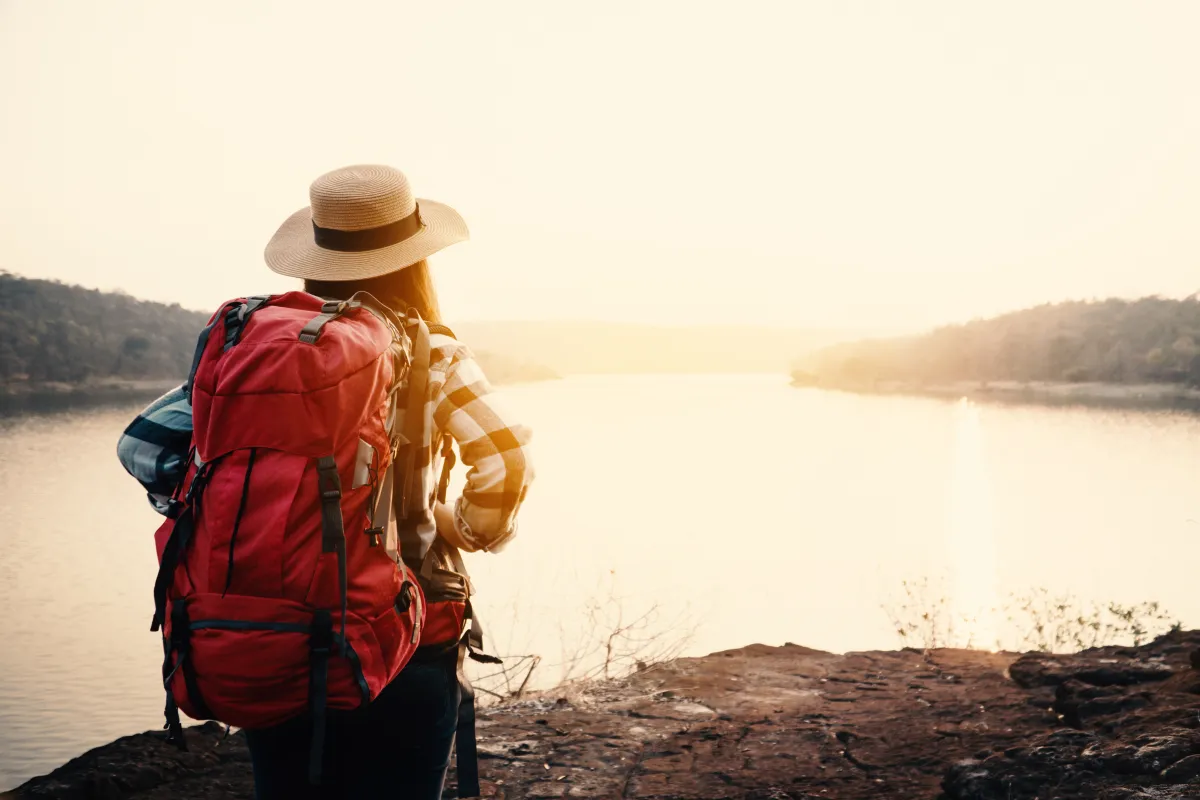 الاستعانة بحقيبة الظهر في الرحلة السياحية