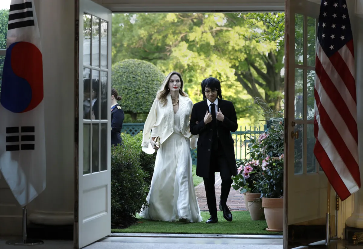 Angelina Jolie and her son Maddox arrive at the White House on April 26, 2023 in Washington, DC. President Joe Biden and first lady Jill Biden are hosting South Korean President Yoon Suk-yeol and South Korean first lady Kim Keon-hee for a State Dinner. Anna Moneymaker/Getty Images/AFP