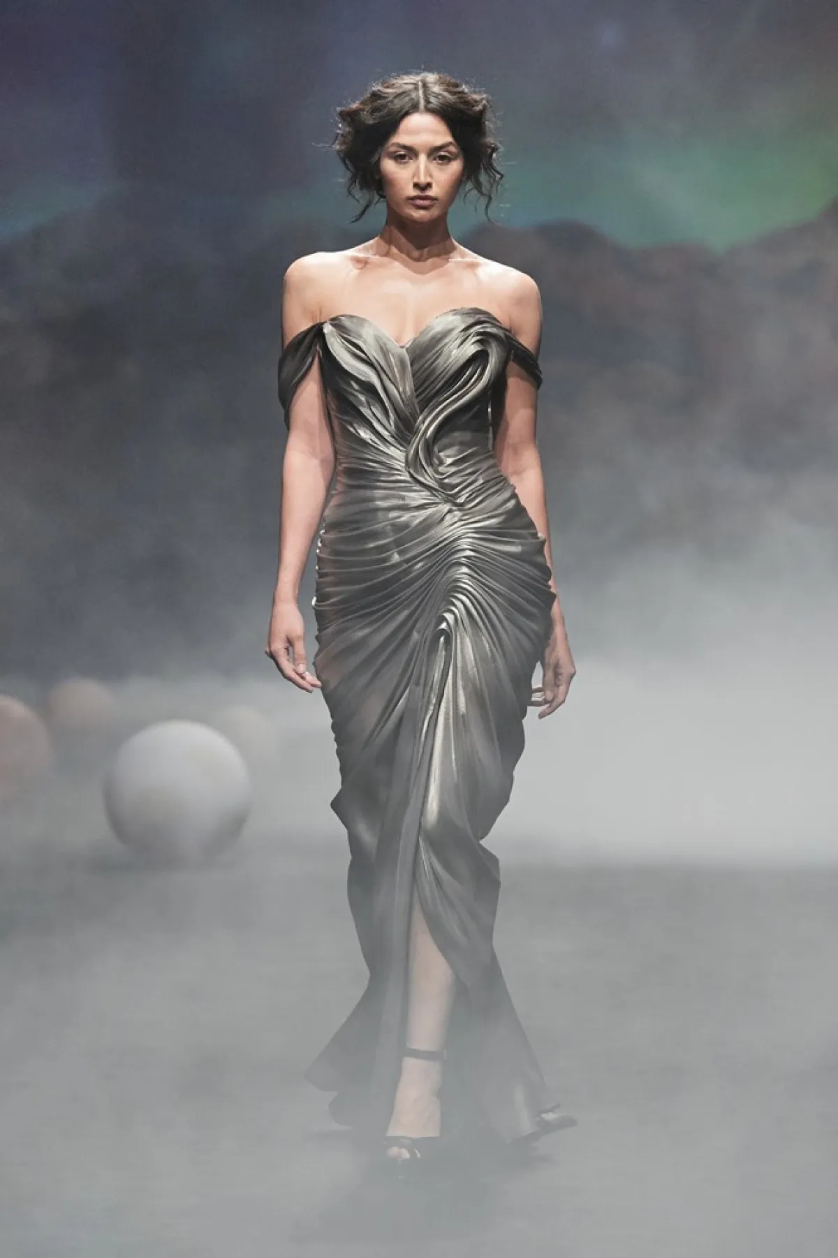 موديلات فساتين سهرة لجسم الساعة الرملية من مرمر حليم Marmar Halim