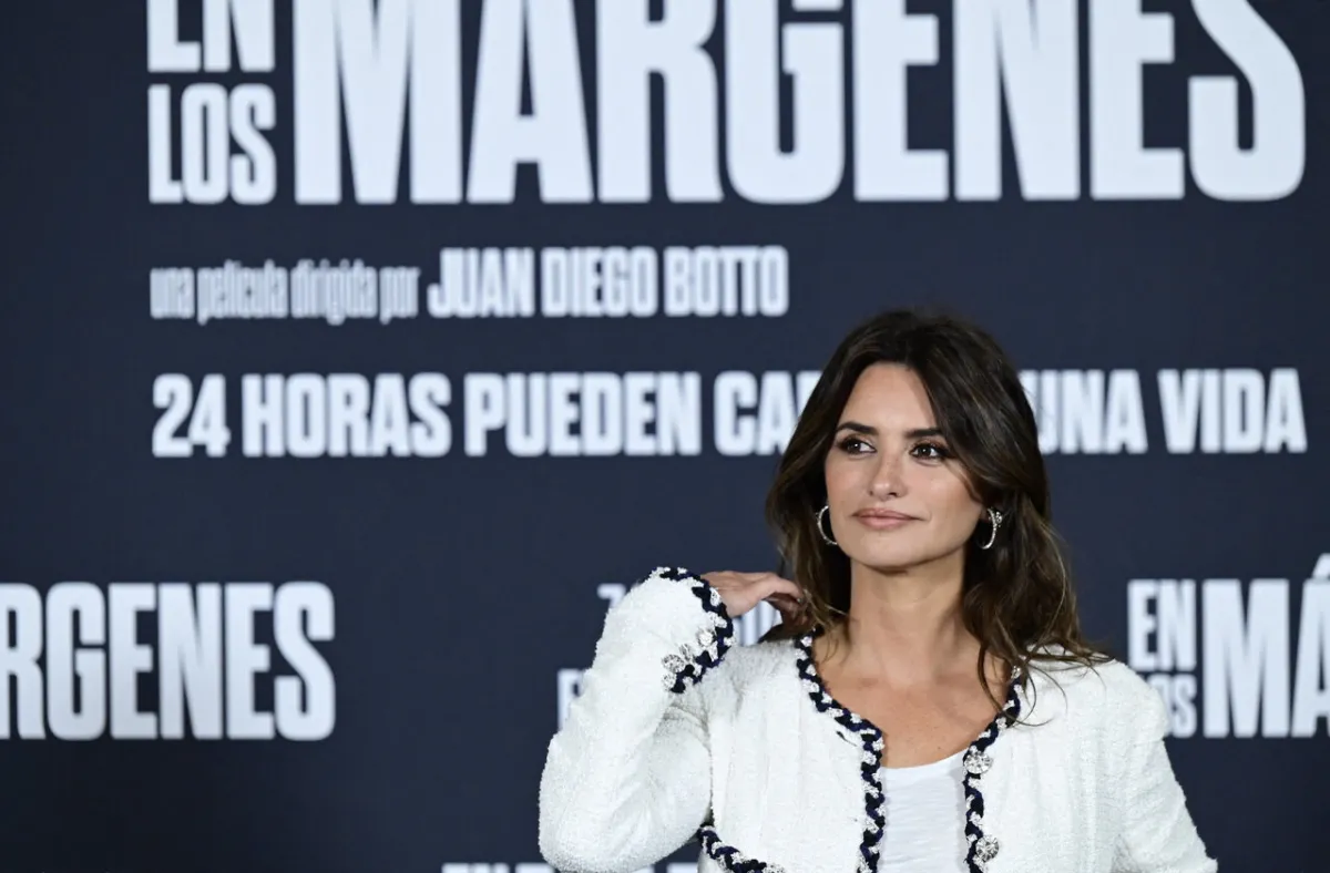 Penelope Cruz poses during a photocall to present her new film 'On the fringe' ('En Los Margenes') in Madrid on October 3, 2022. JAVIER SORIANO / AFP