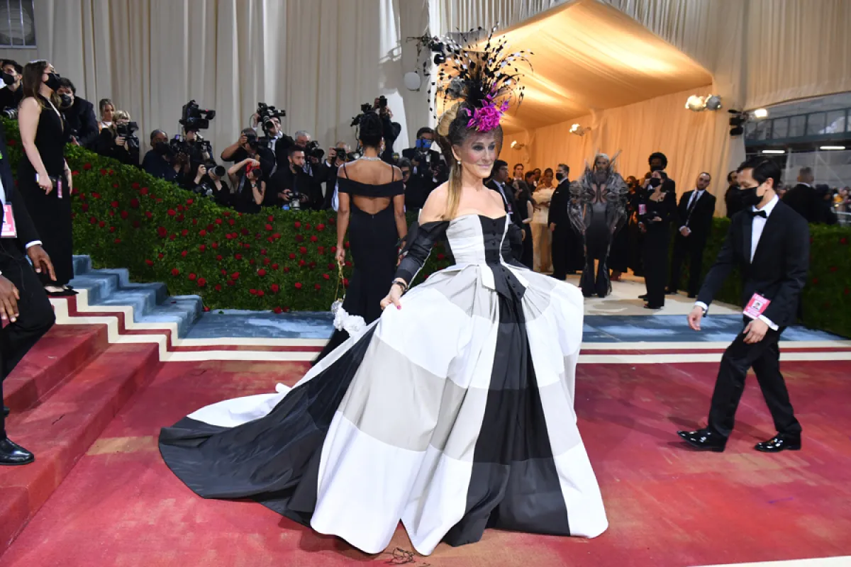 Sarah Jessica Parker arrives for the 2022 Met Gala at the Metropolitan Museum of Art on May 2, 2022, in New York. The Gala's 2022 theme is "In America: An Anthology of Fashion".ANGELA WEISS / AFP