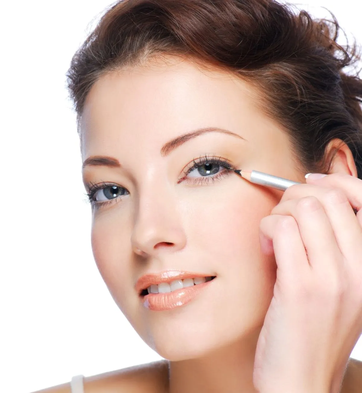 أفضل كحل بيج لتوسيع العين