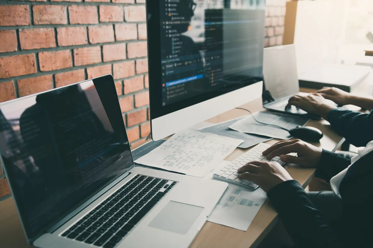 احتضان الشركات لأدوات الذكاء الاصطناعي 