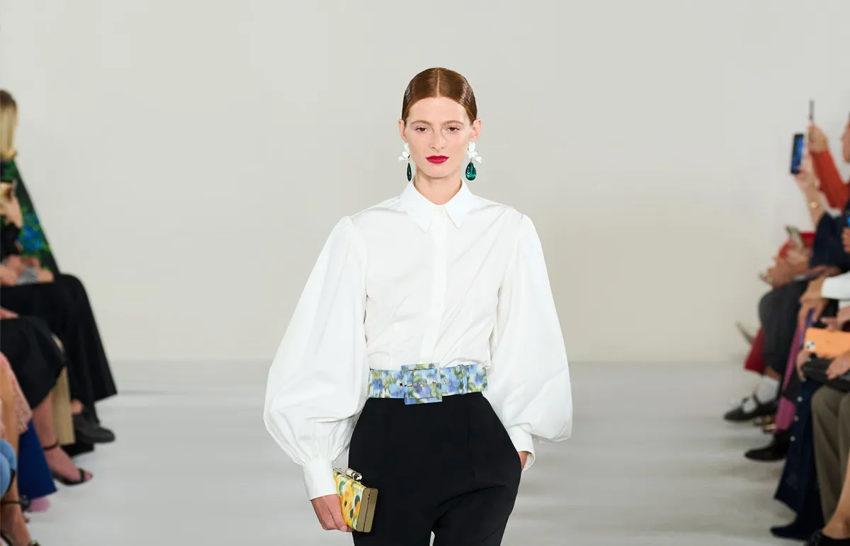 قميص من توقيع كارولينا هيريرا Carolina Herrera