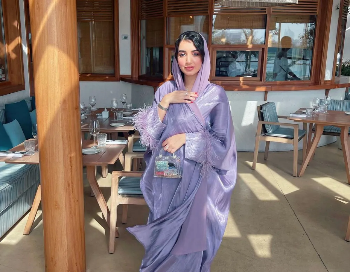 خولة المراغي بإطلالة باستيل- الصورة من حسابها على انستغرام