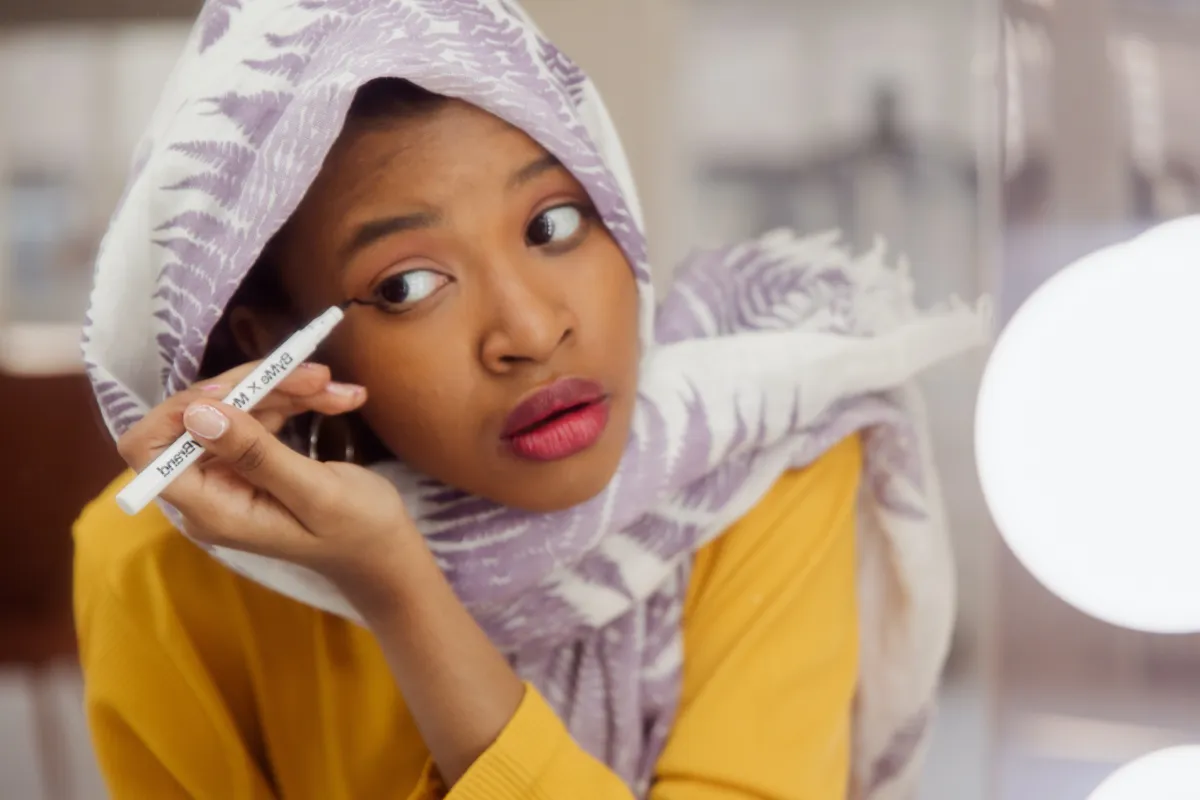 حكم وضع الكحل في نهار رمضان - الصورة من pexels