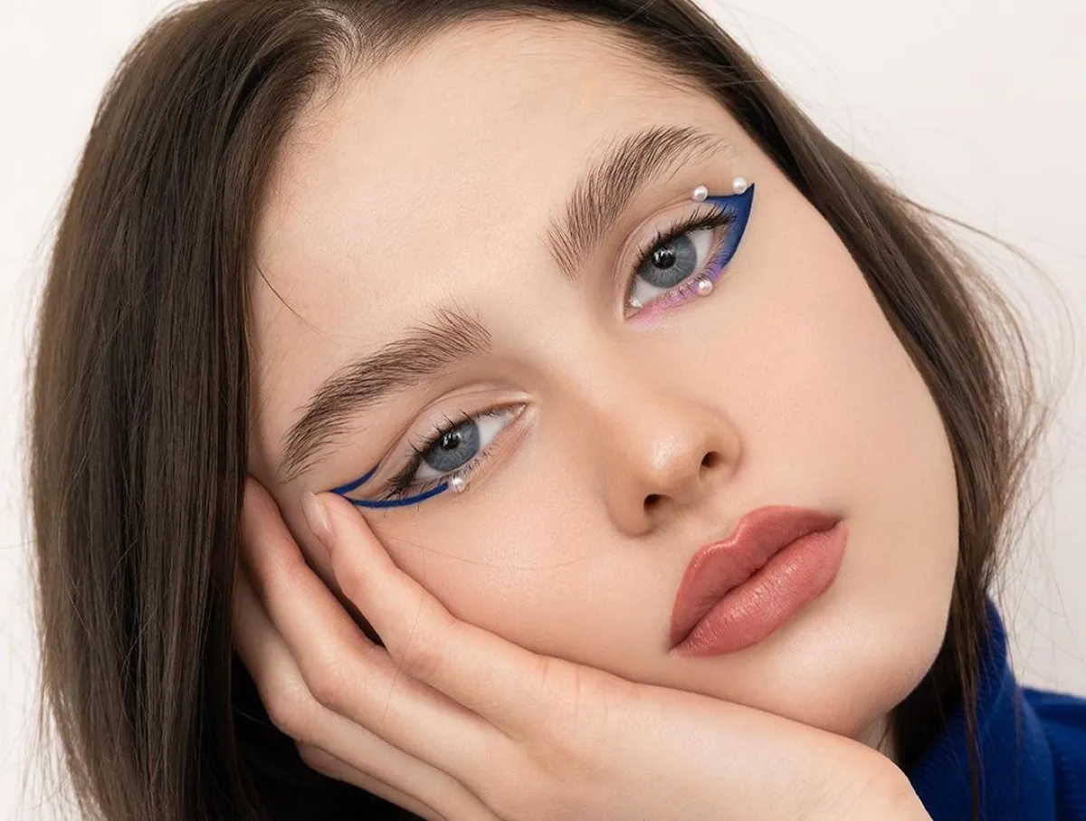 مكياج ربيعي مفعم بالاناقة- الصورة من حساب نورة بوعوض الرسمي على إنستغرام 