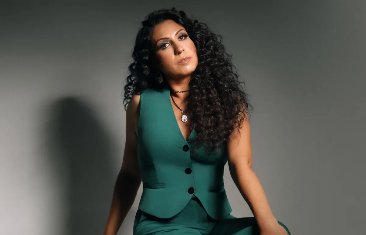 المصممة ريم العدل: أحلم بتغيير نظرة الجمهور إلى مصمّم الأزياء