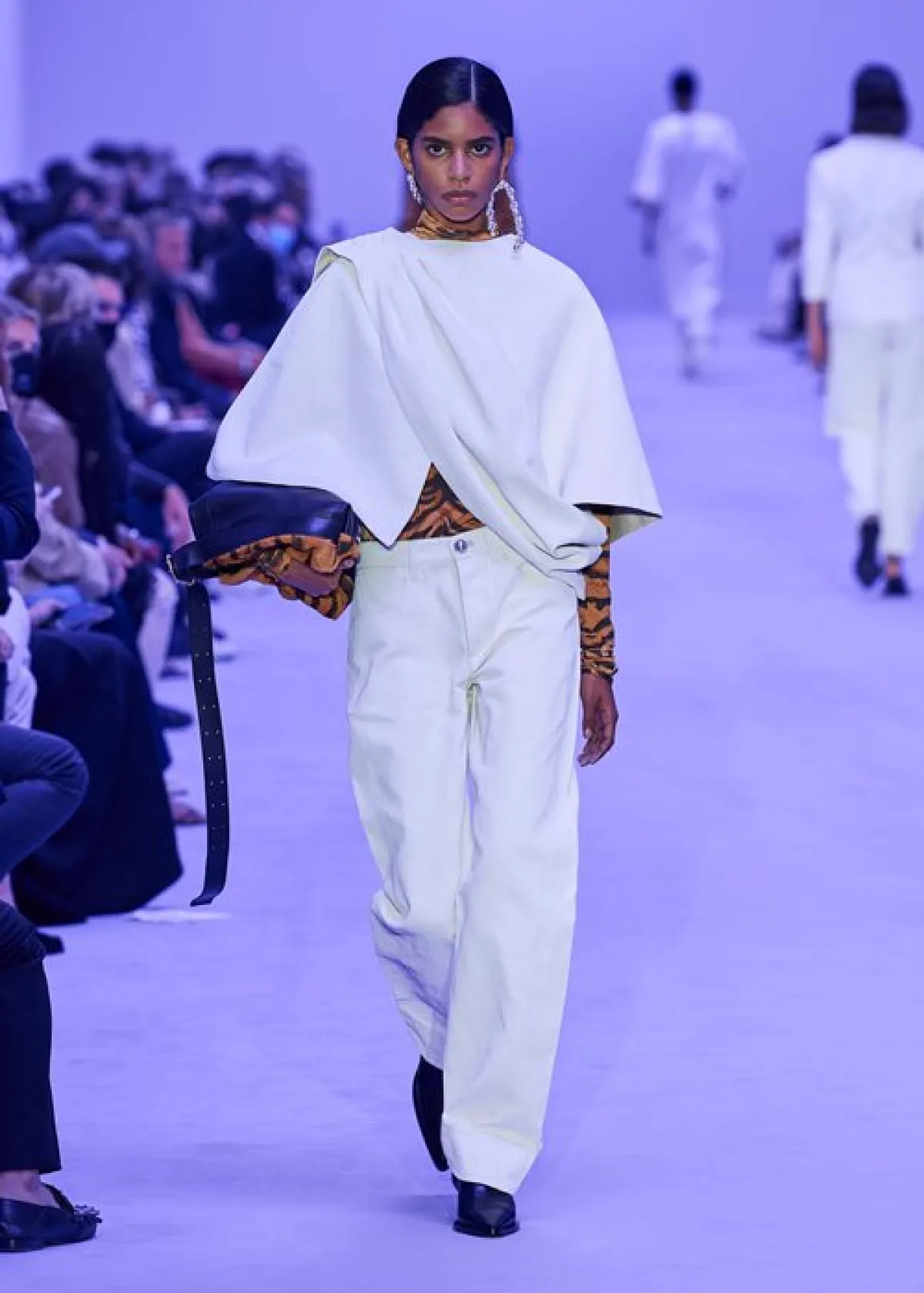 الجينز الأبيض من جيل ساندر Jil Sander