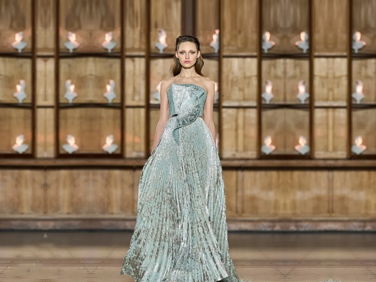 فستان سهرة بليسيه لربيع وصيف 2023 من رامي العلي Rami A Ali