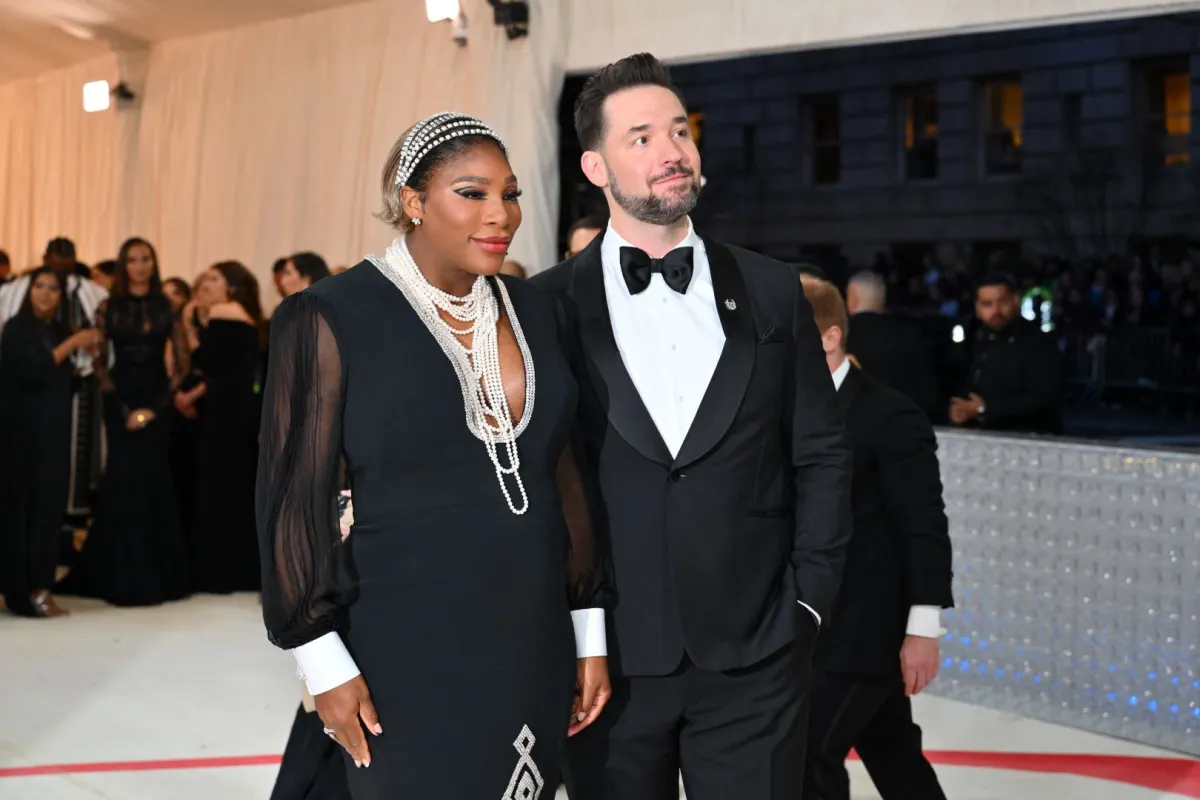 Serena Williams and Alexis Ohanian at the Metropolitan Museum of Art on May 1, 2023, in New York. ANGELA WEISS / AFP
