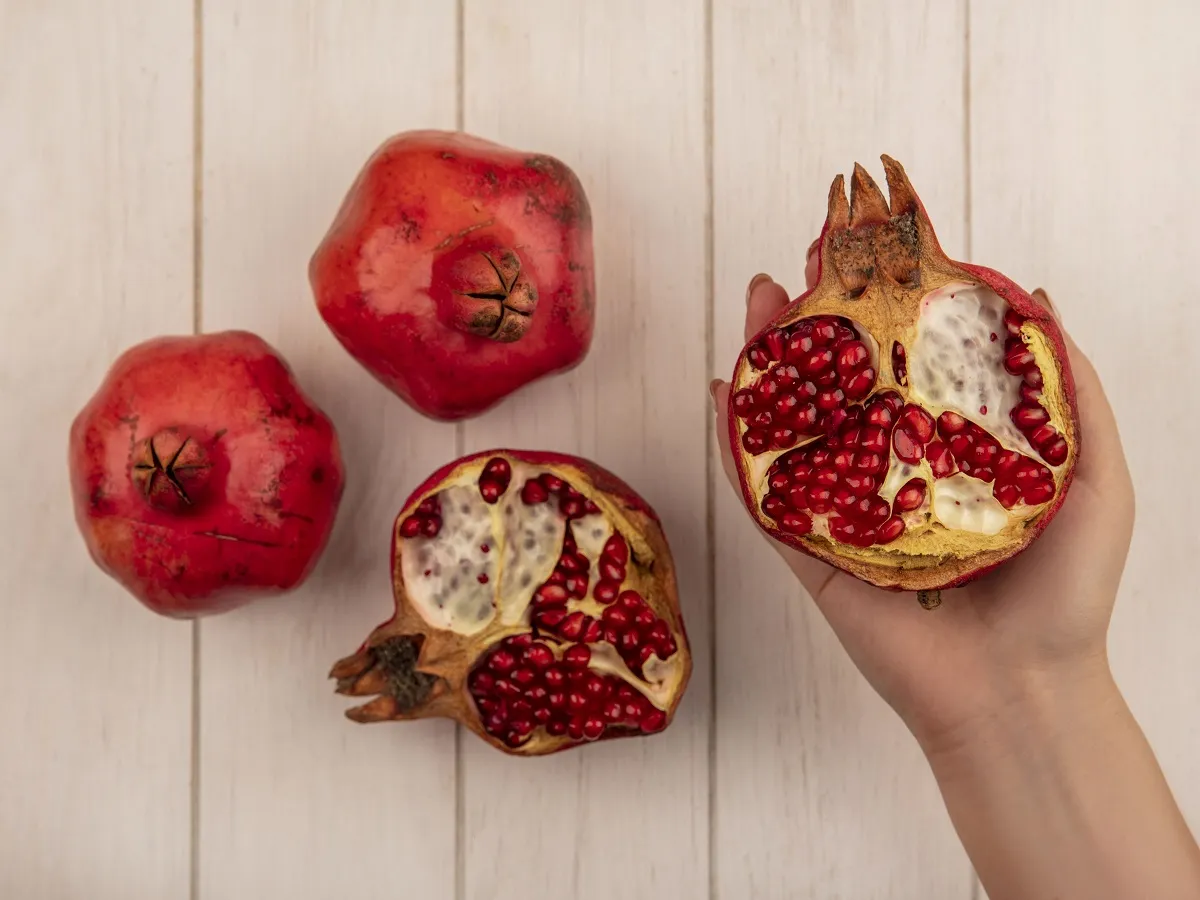 صورة لفاكهة الرمان