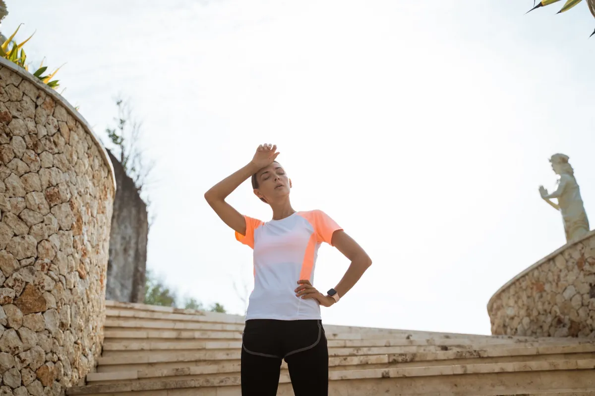 أعراض ضربة الشمس ومخاطرها.. انتبهي لها منعاً للمضاعفات «المصدر: Adobe.Stock»