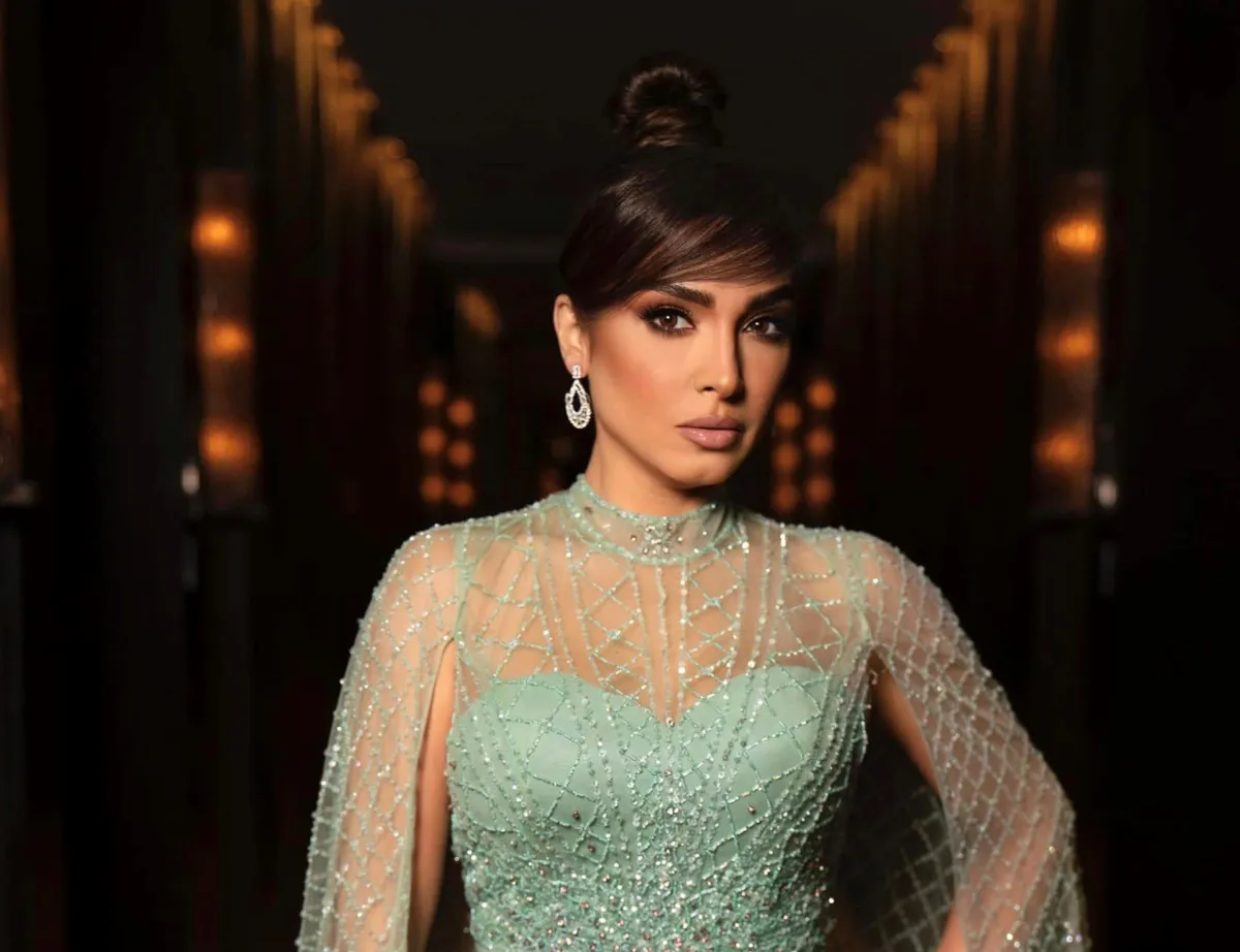 روجينا - الصورة من صفحتها الرسمية على الفيس بوك