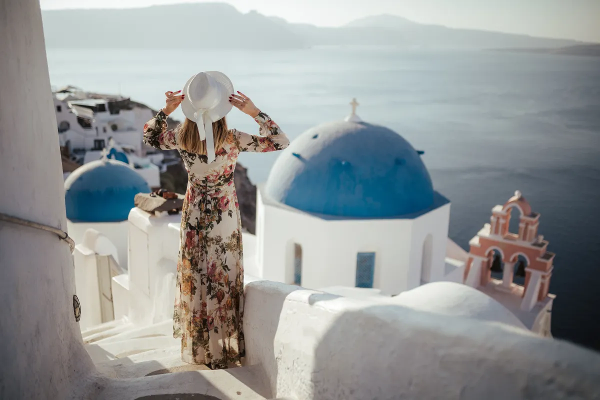 السفر إلى سانتوريني