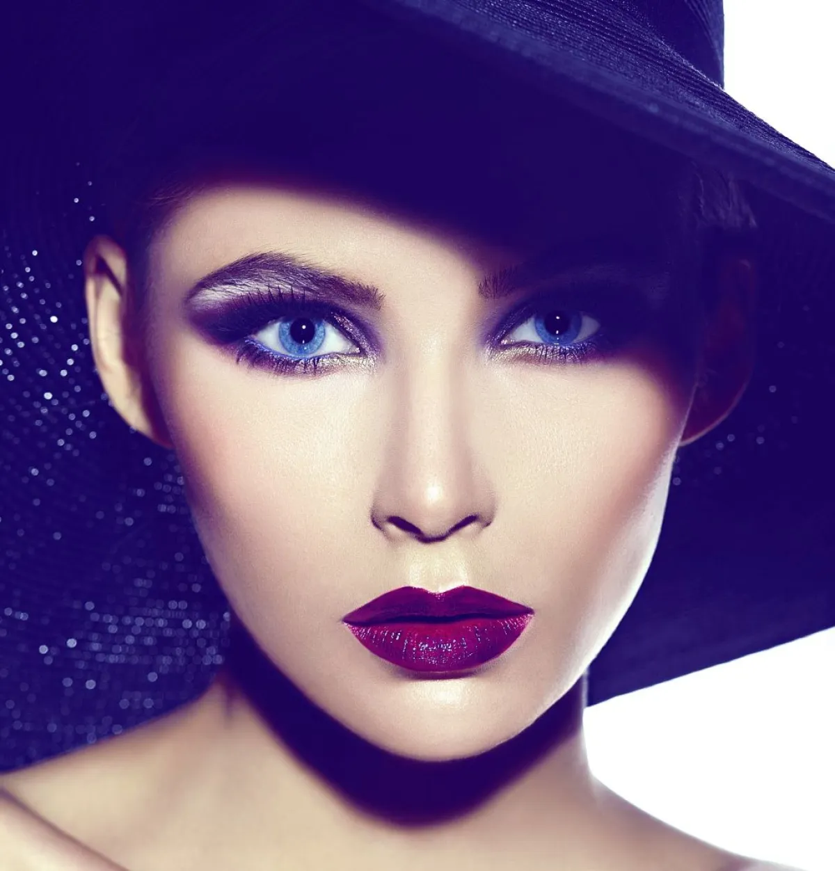 مكياج مثالي مع الفستان الأسود