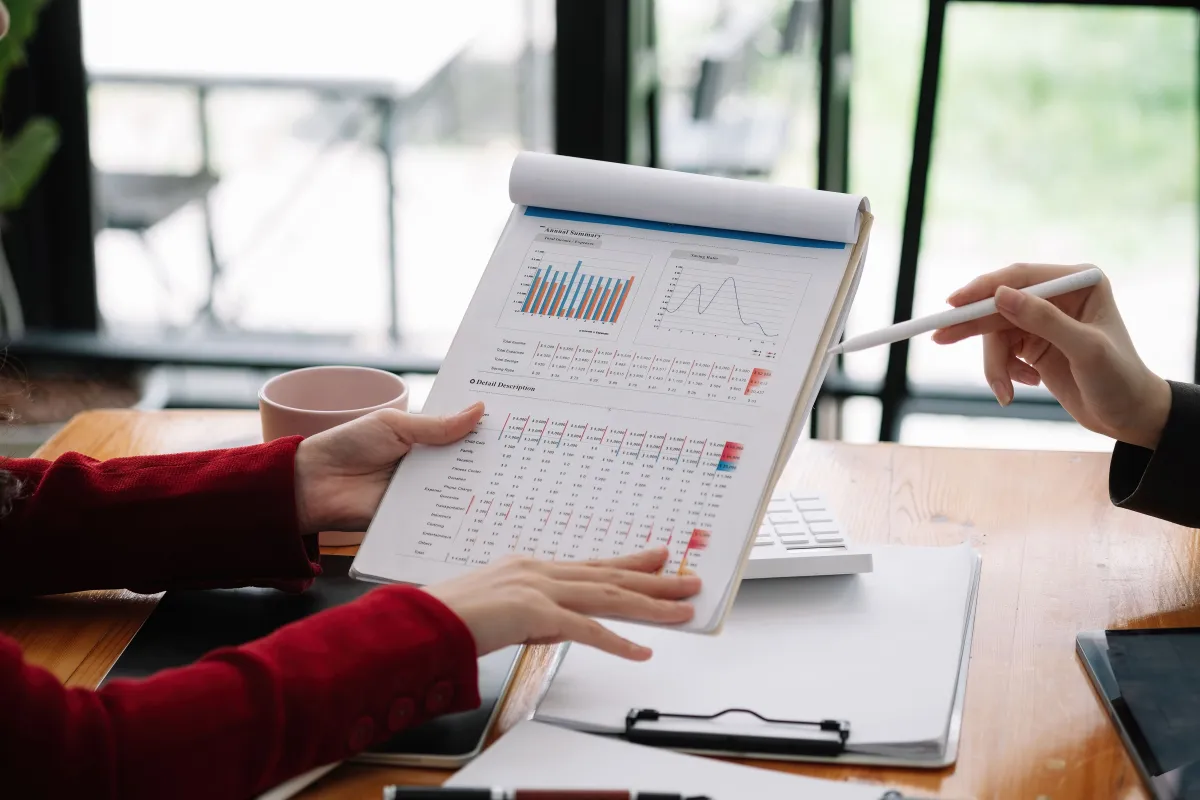 التقرير قصير وغني بالمعلومات