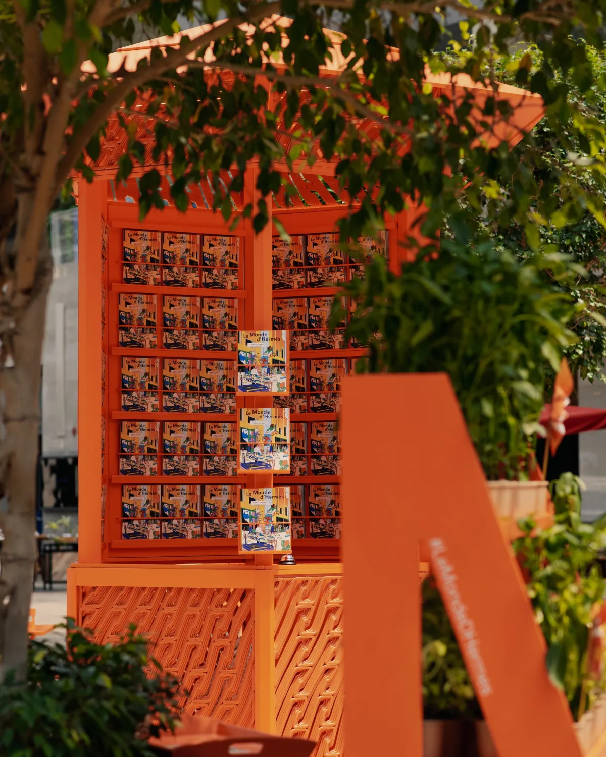 Hermès تلتقي بالجمهور في الكشك المتنقل الخاص بمجلة Le Monde d’Hermès في Avenues mall بالكويت 