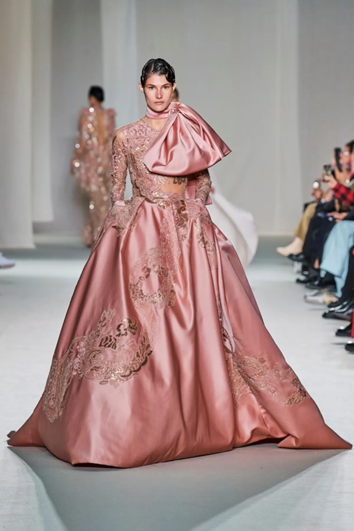 فستان سهرة من إيلي صعب Elie Saab