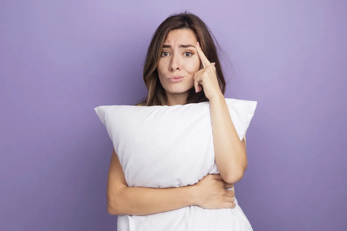 أضرار النوم صباحاً والسهر ليلاً خطيرة.. تجنبيه لصحة أفضل (المصدر: Freepik)