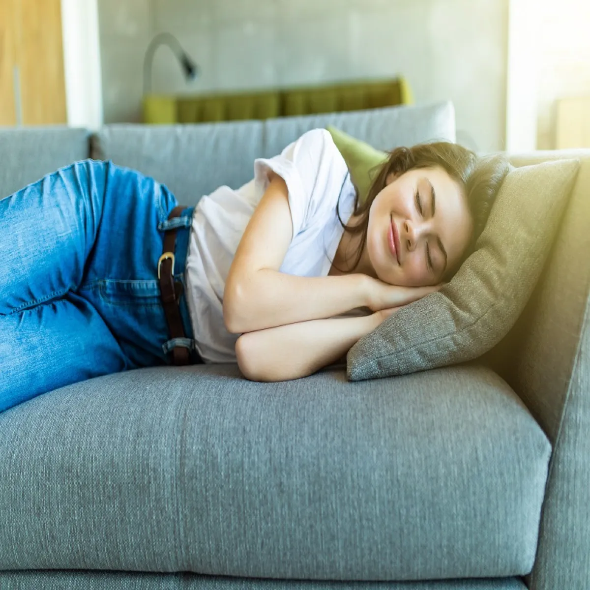 تأكدي من الحصول على قيلولة قصيرة فقط من 20 إلى 30 دقيقة خلال النهار (المصدر: Adobe.Stock)