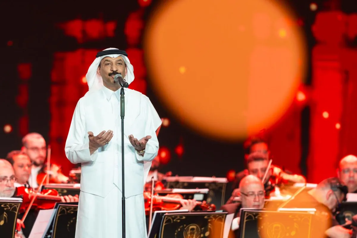 عبادي الجوهر  في من حفل روائع الموجي- الصور من المركز الاعلامي ل شركة بنش مارك