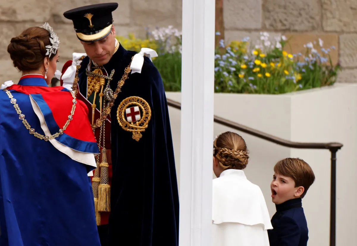 Prince William, Prince of Wales (2nd L), Britain's Catherine, Princess of Wales (L) and Britain's Princess Charlotte of Wales (2nd R) look at Britain's Prince Louis of Wales (R) yawning as they arrive at Westminster Abbey in central London on May 6, 2023, ahead of the coronations of Britain's King Charles III and Britain's Camilla, Queen Consort. Odd ANDERSEN / AFP