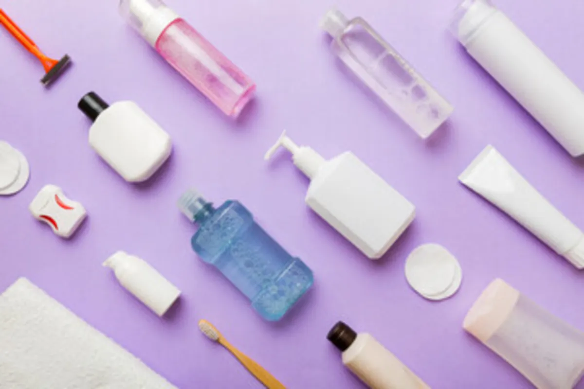 صورة لمواد مختلفة للعناية بشعر الطفل