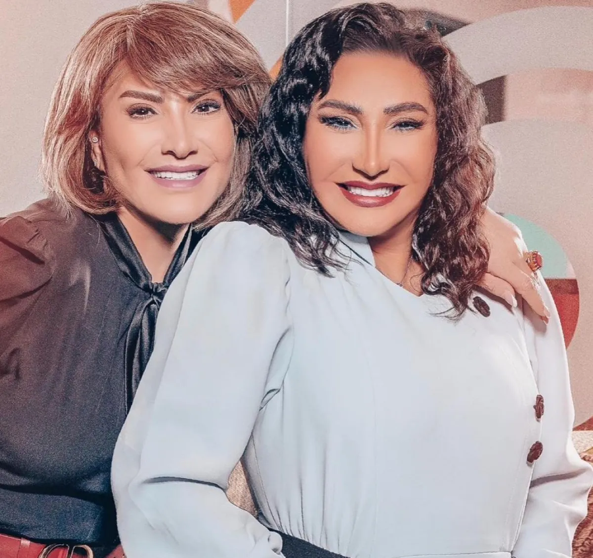 سحر حسين وشقيقتها هدى حسين- الصورة من حساب سحر حسين على انستغرام