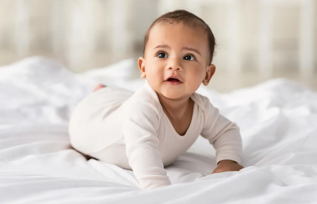 صورة لطفل يتطور بشكل سليم