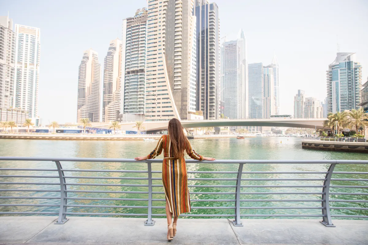 الاستمتاع بالمعالم السياحية المختلفة في دبي 